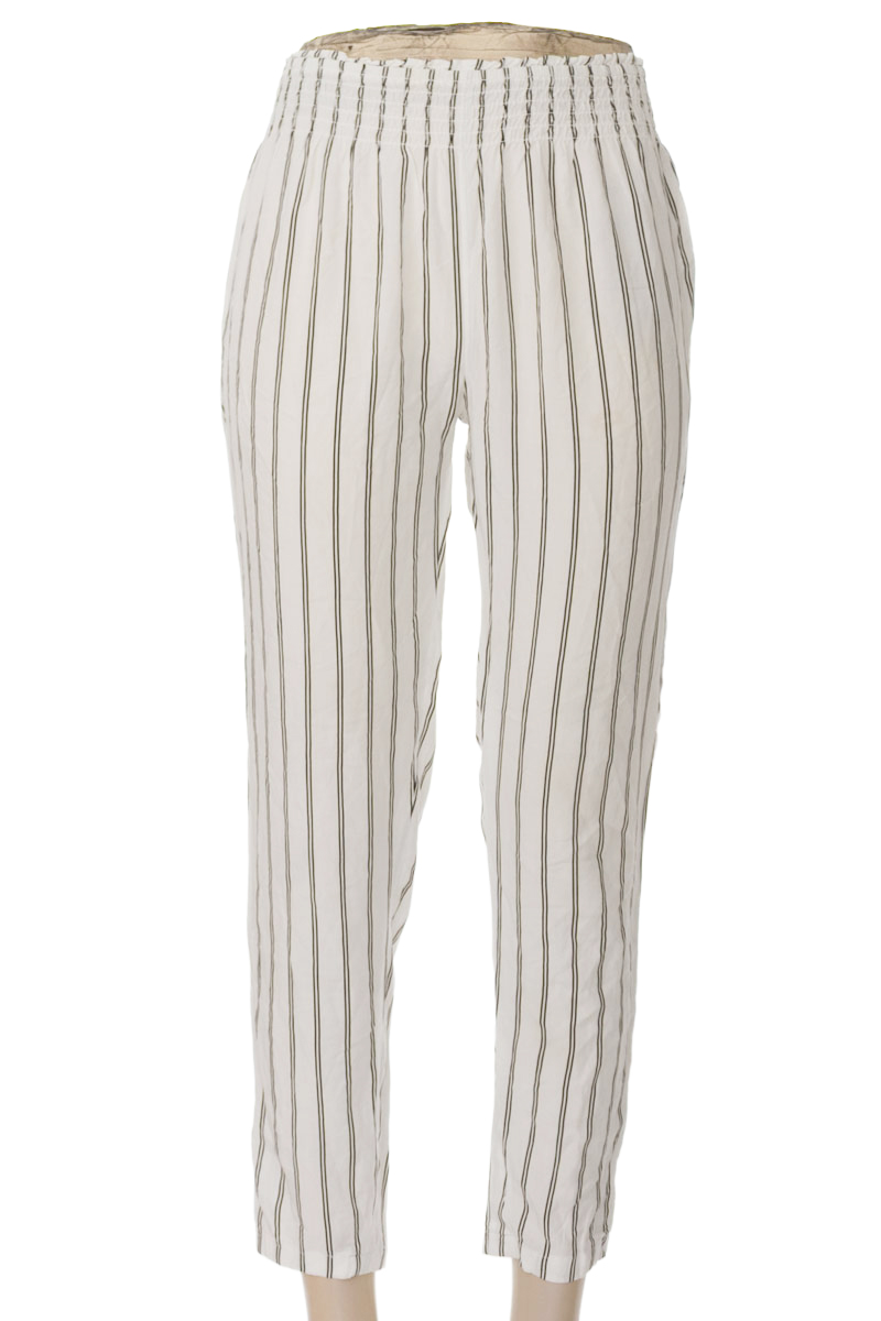 Pantalones color Blanco - Forever 21