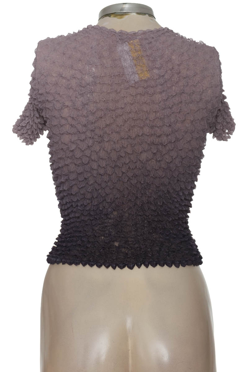 Top / Camiseta color Morado - Closeando