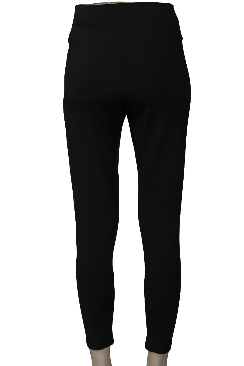 Ropa Deportiva / Salida de Baño color Negro - Closeando