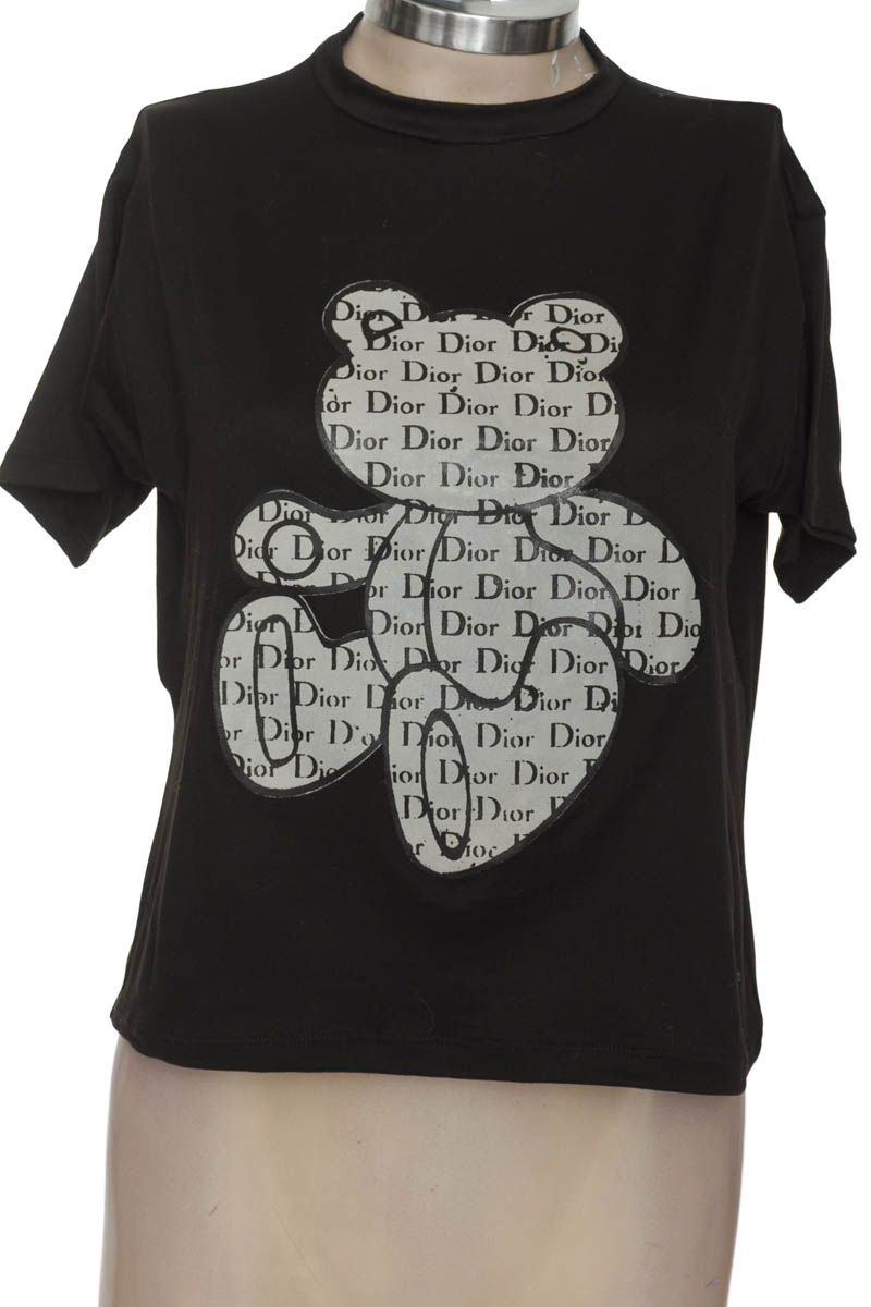 Top / Camiseta color Negro - Closeando