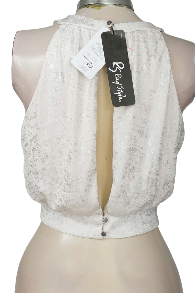 Top / Camiseta color Plateado - RAGGED