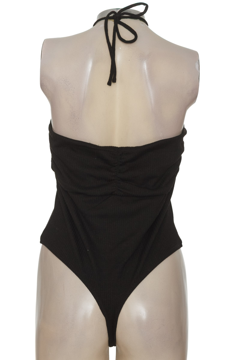 Top / Camiseta color Negro - Wayf