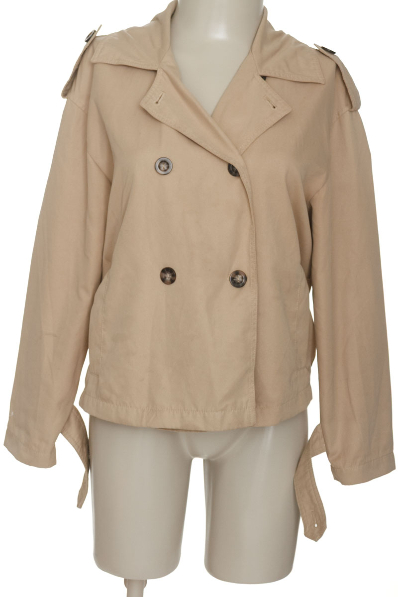 Chaqueta / Abrigo color Beige - Stradivarius