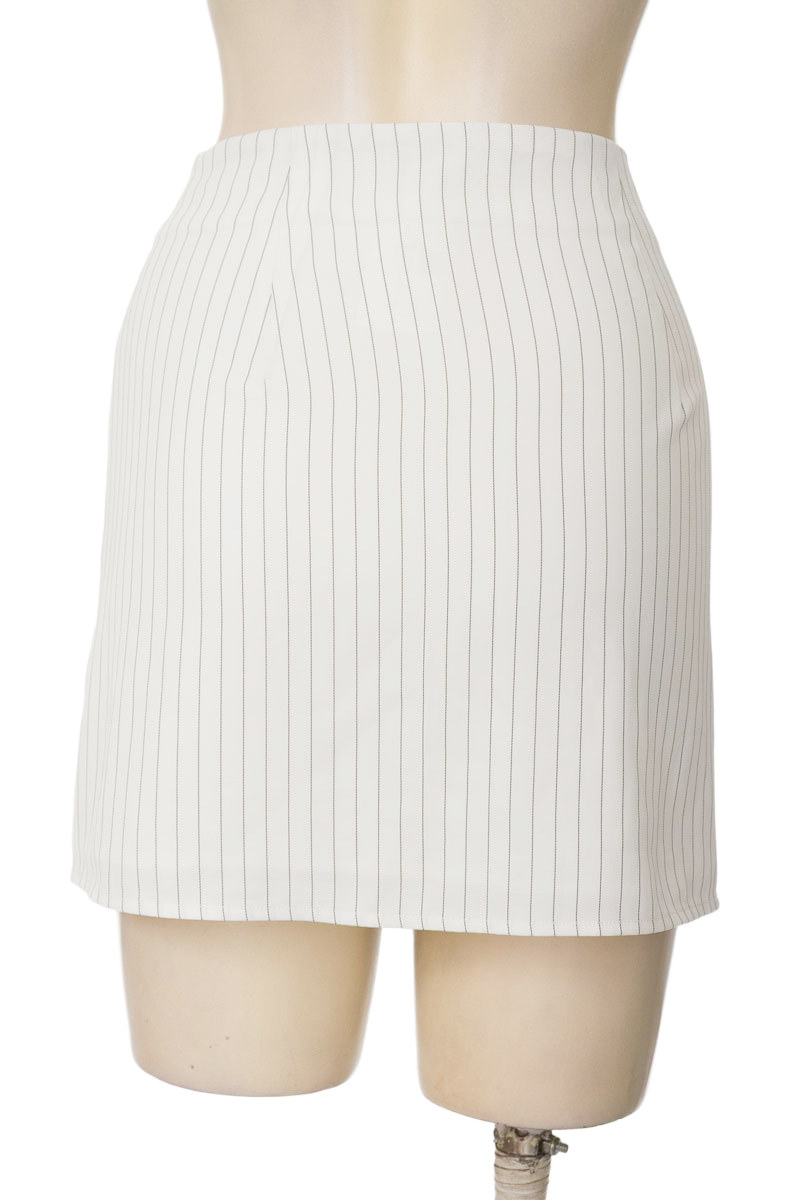 Falda color Blanco - Forever 21