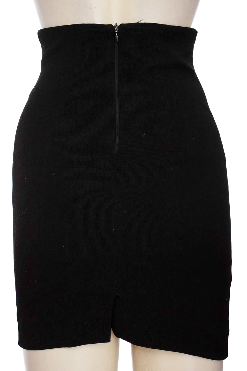 Falda color Negro - Closeando