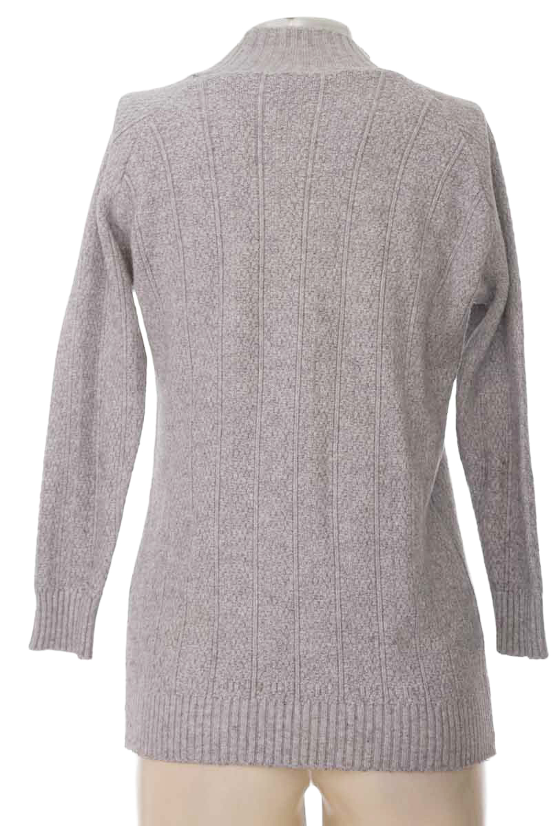 Sweater color Gris - Closeando