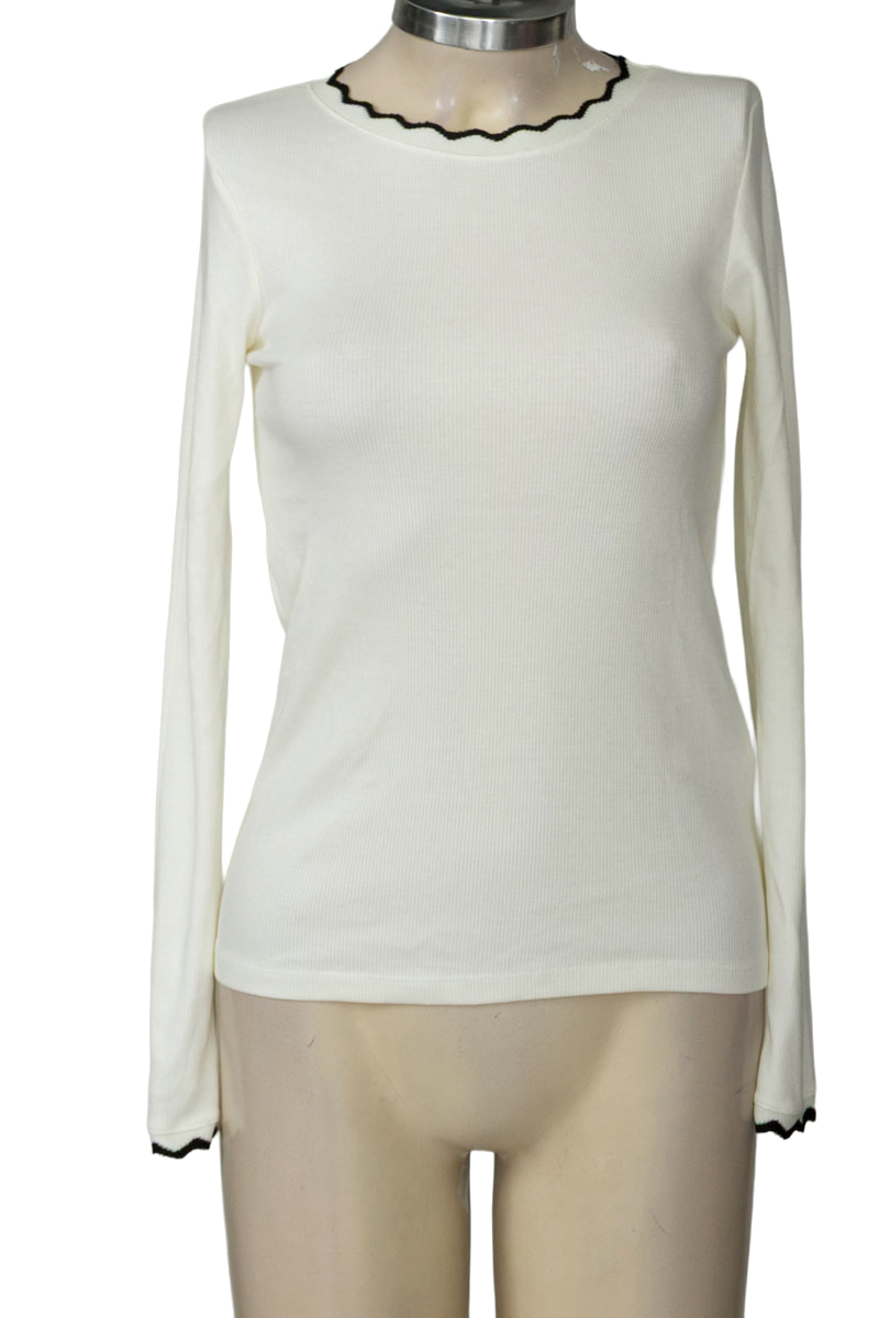 Top / Camiseta color Amarillo - Zara
