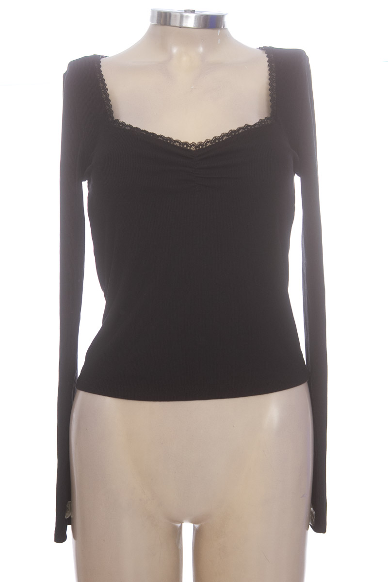 Top / Camiseta color Negro - Divided by H&M