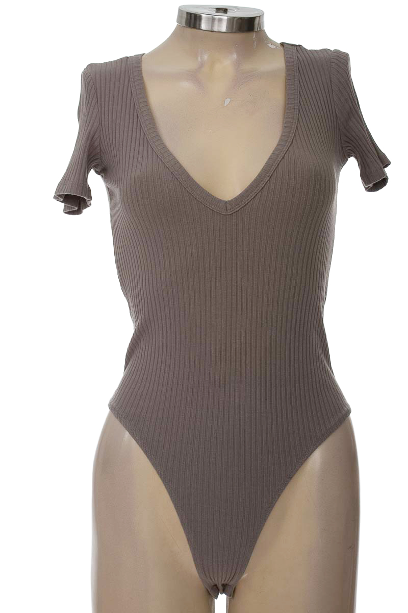 Top / Camiseta color Gris - DENIMLAB