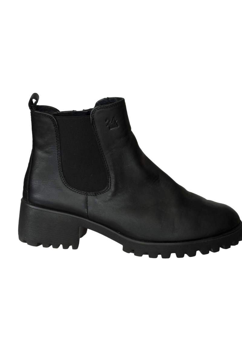 Zapatos color Negro - 24 HRS