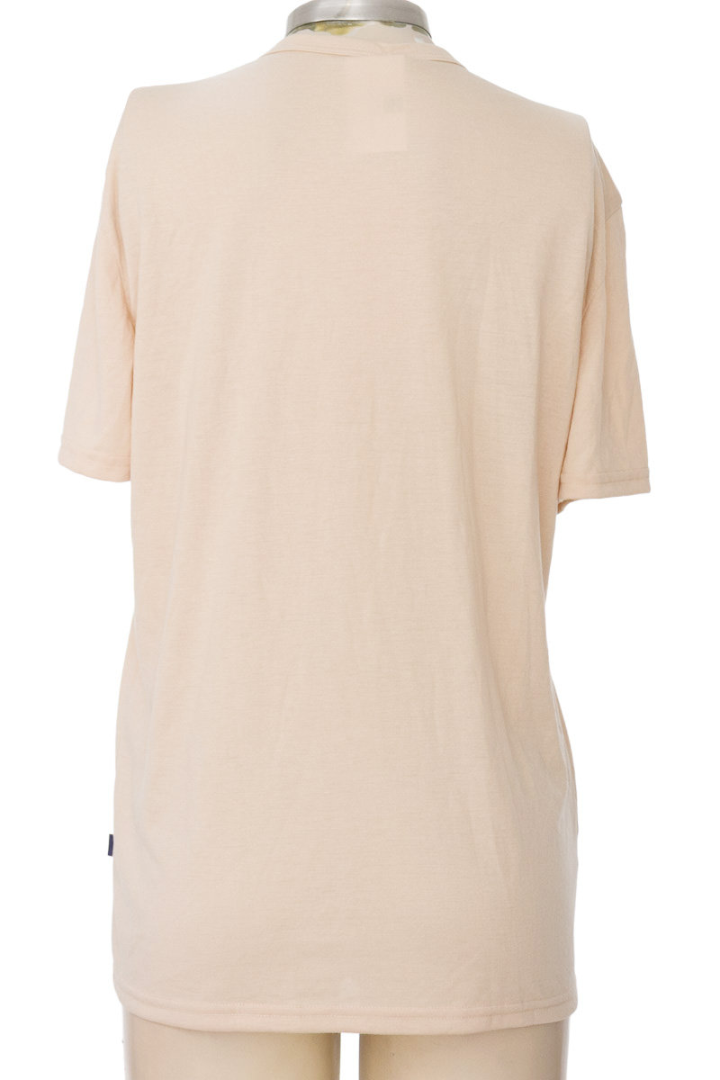 Top / Camiseta color Beige - Closeando