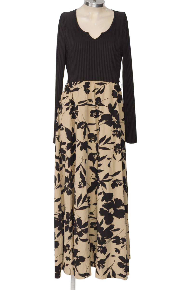 Vestido / Enterizo color Beige - Closeando