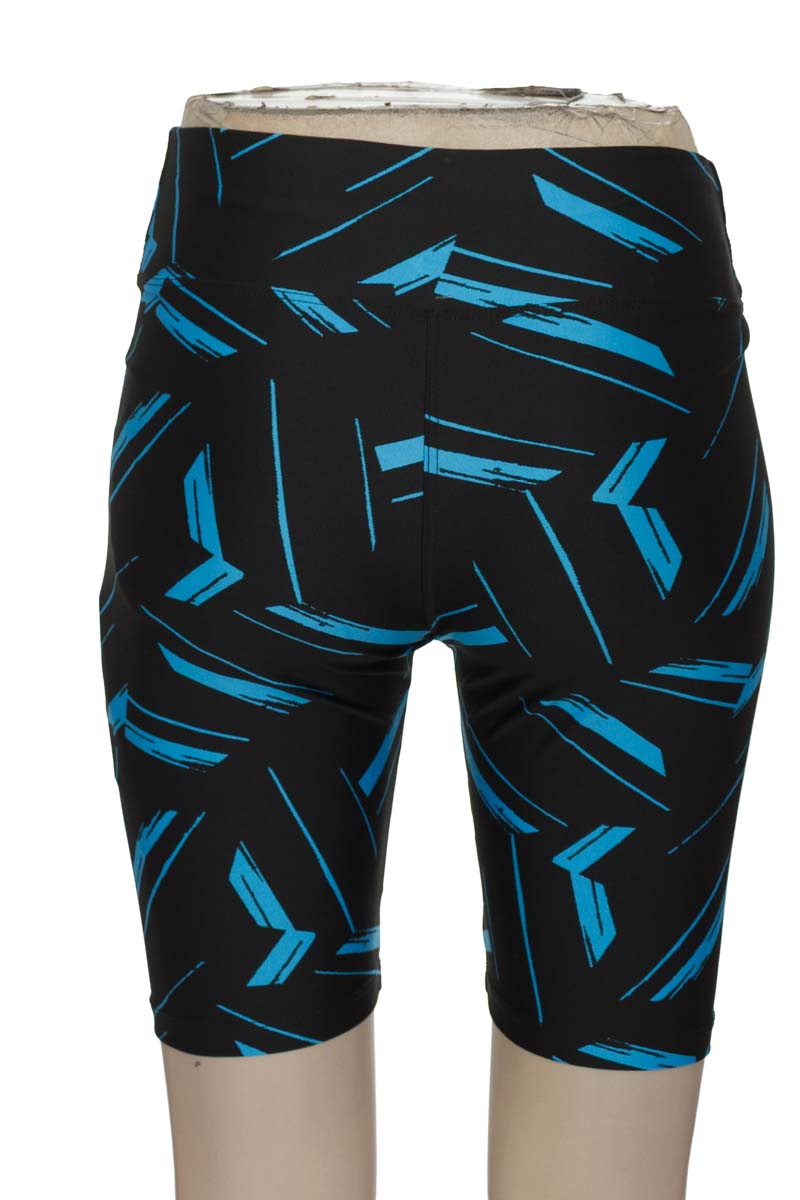 Ropa Deportiva / Salida de Baño color Negro - Closeando