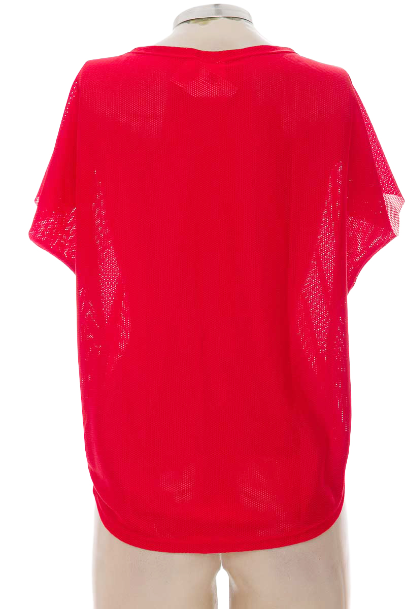 Ropa Deportiva / Salida de Baño color Rojo - Yazo