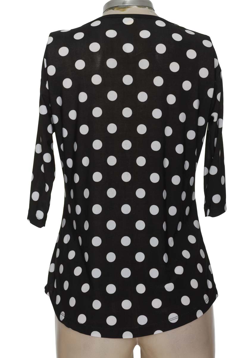 Blusa color Negro - Closeando