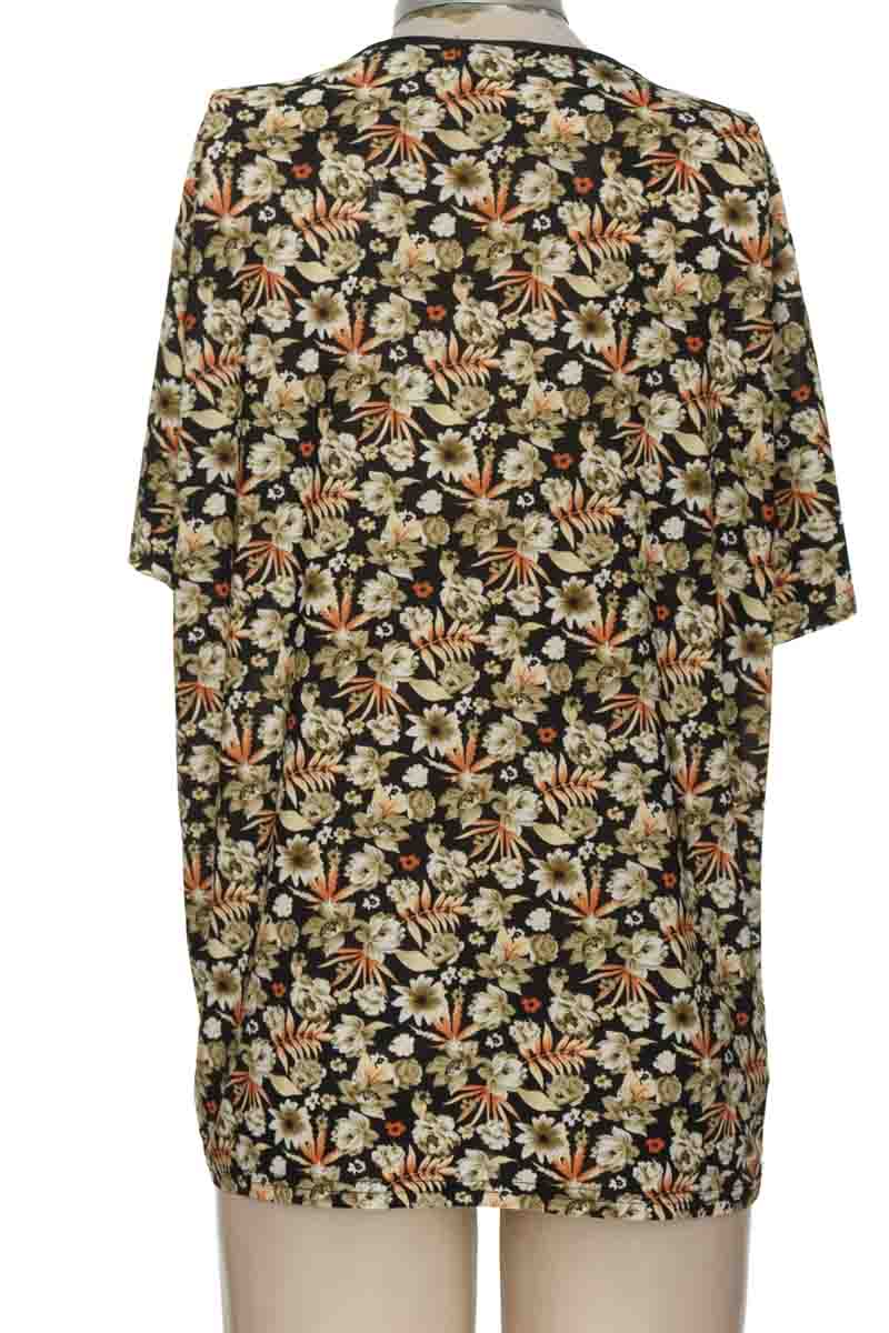 Top / Camiseta color Estampado - Dokdo K