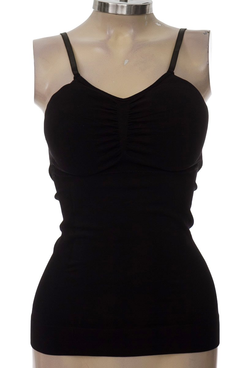 Top / Camiseta color Negro - Closeando