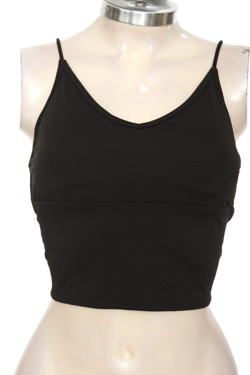 Top / Camiseta color Negro - Closeando