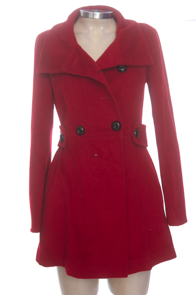Chaqueta / Abrigo color Rojo - MODA INTERNATIONAL