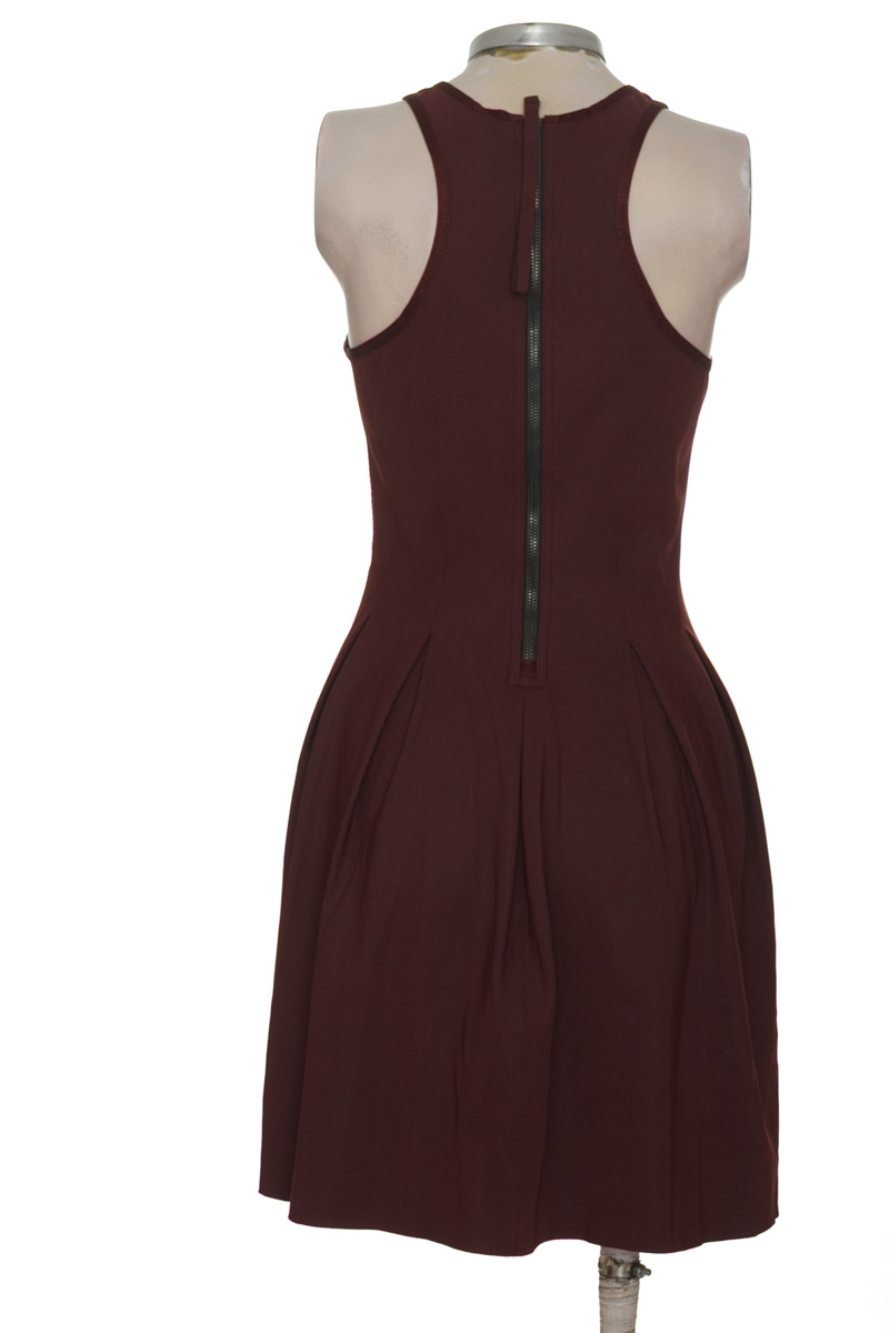 Ropa Deportiva / Salida de Baño color Vinotinto - Lululemon