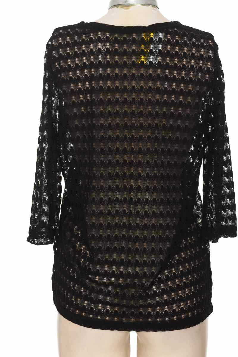 Blusa color Negro - Closeando