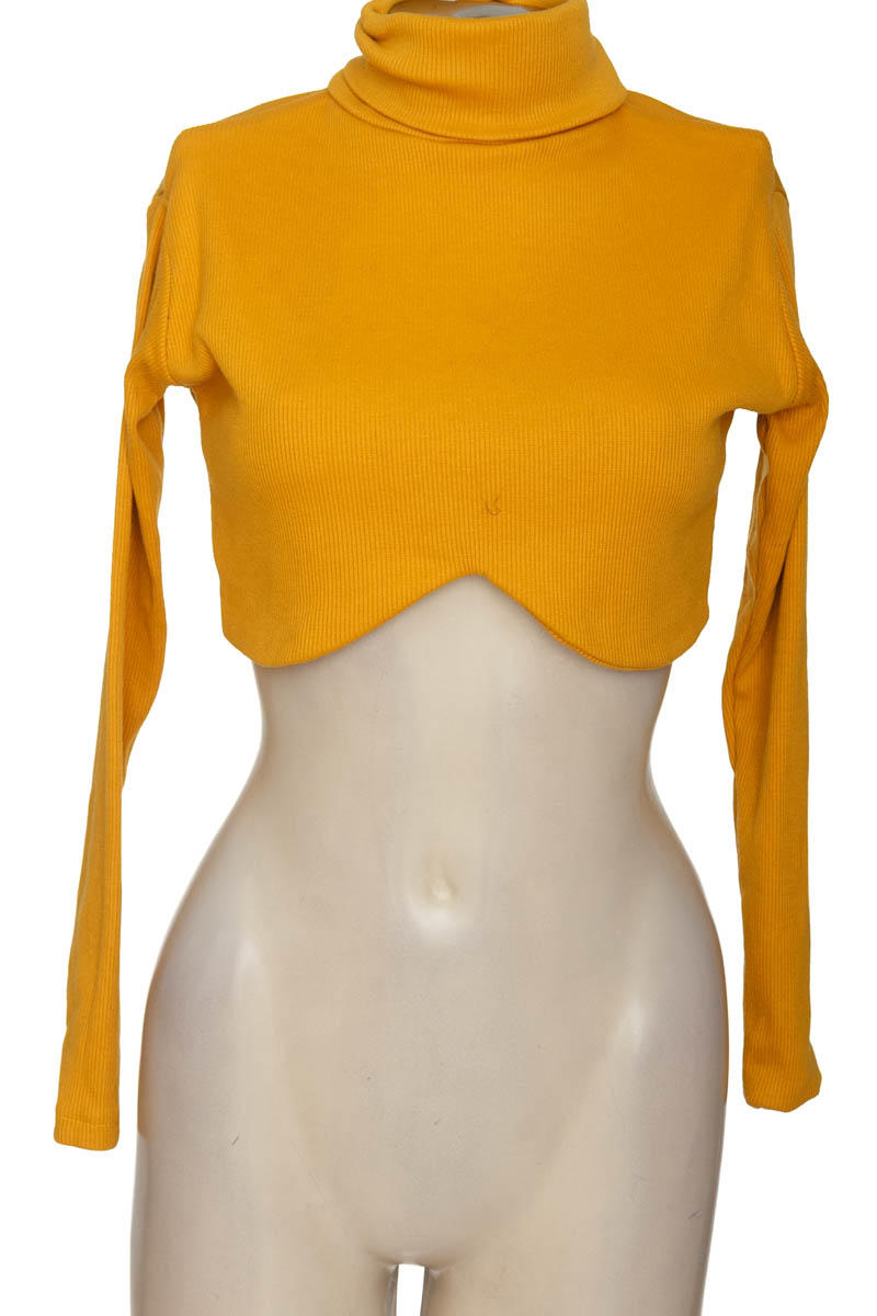 Top / Camiseta color Mostaza - Closeando