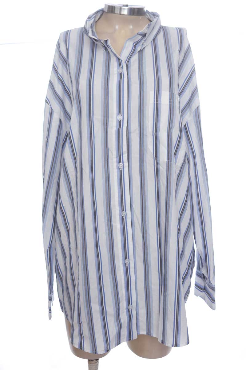 Blusa color Azul - Divided by H&M