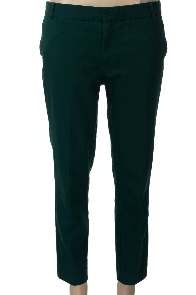 Pantalones color Verde - Stradivarius