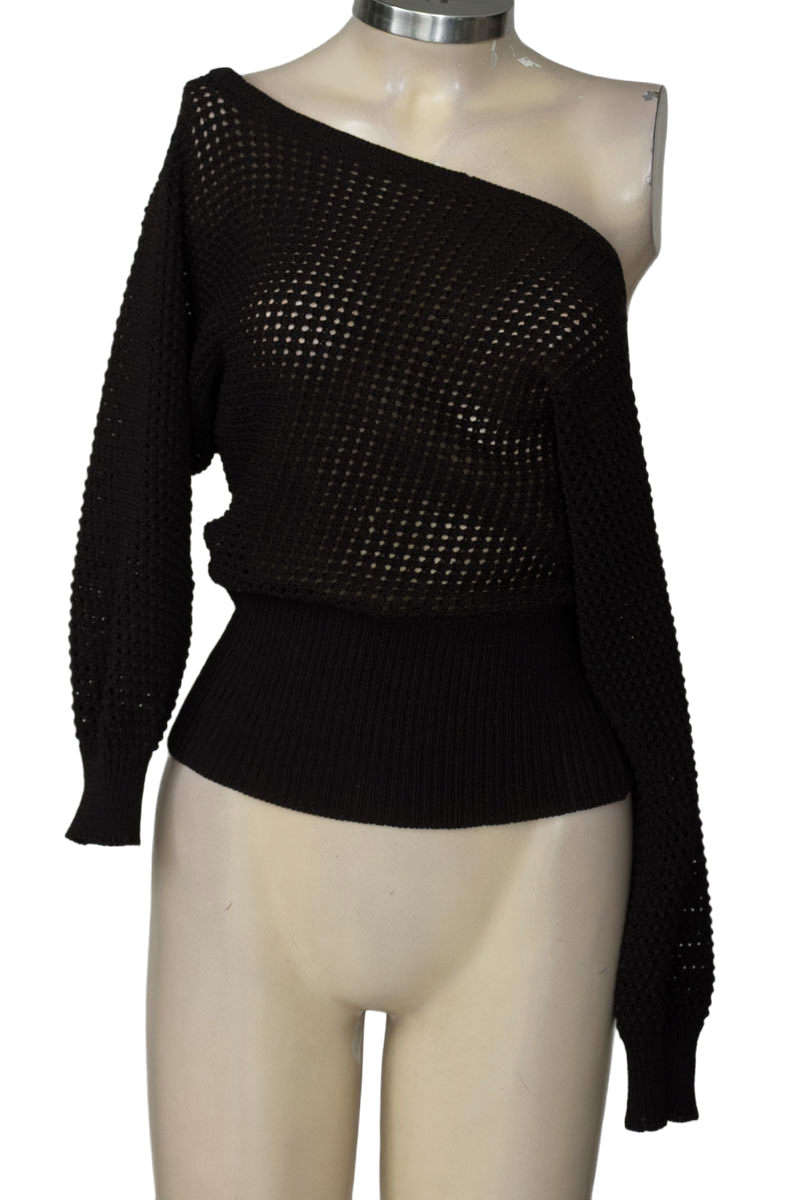 Sweater color Negro - Closeando