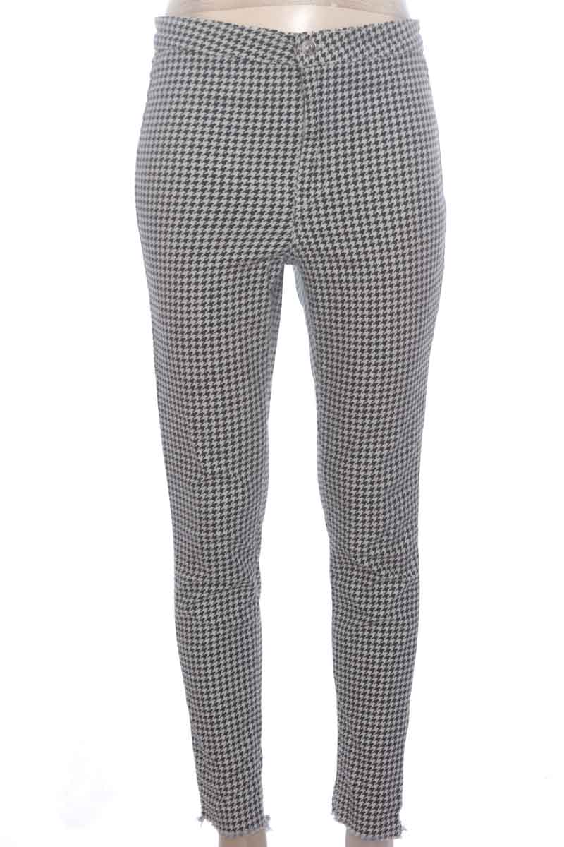 Pantalones color Blanco - Divided by H&M