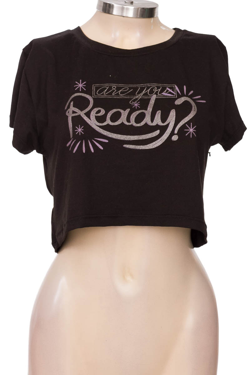 Top / Camiseta color Negro - Closeando