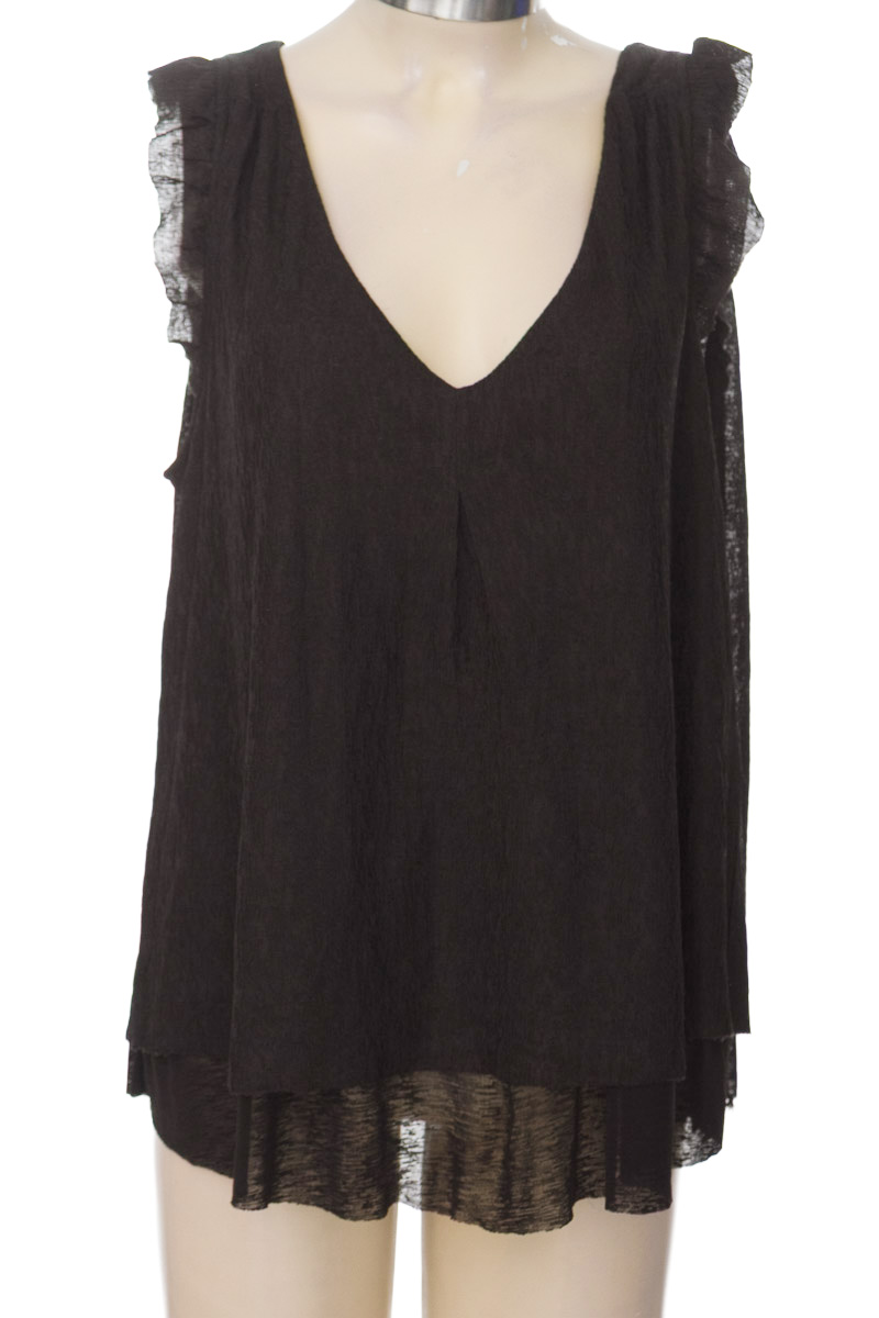 Blusa color Negro - Basement