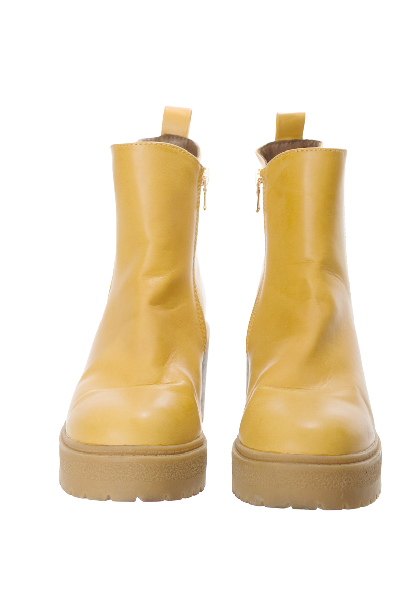 Zapatos color Amarillo - Bata