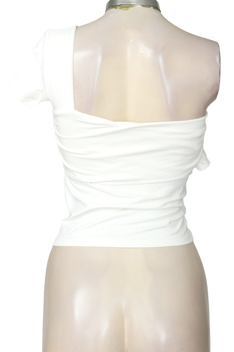 Top / Camiseta color Beige - Closeando