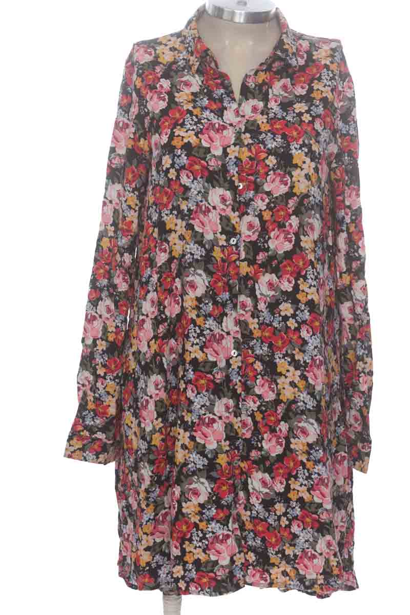 Vestido / Enterizo color Negro - Stradivarius