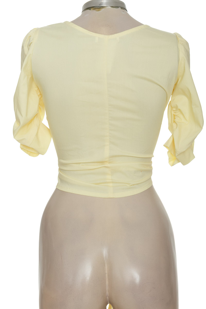 Blusa color Amarillo - Closeando