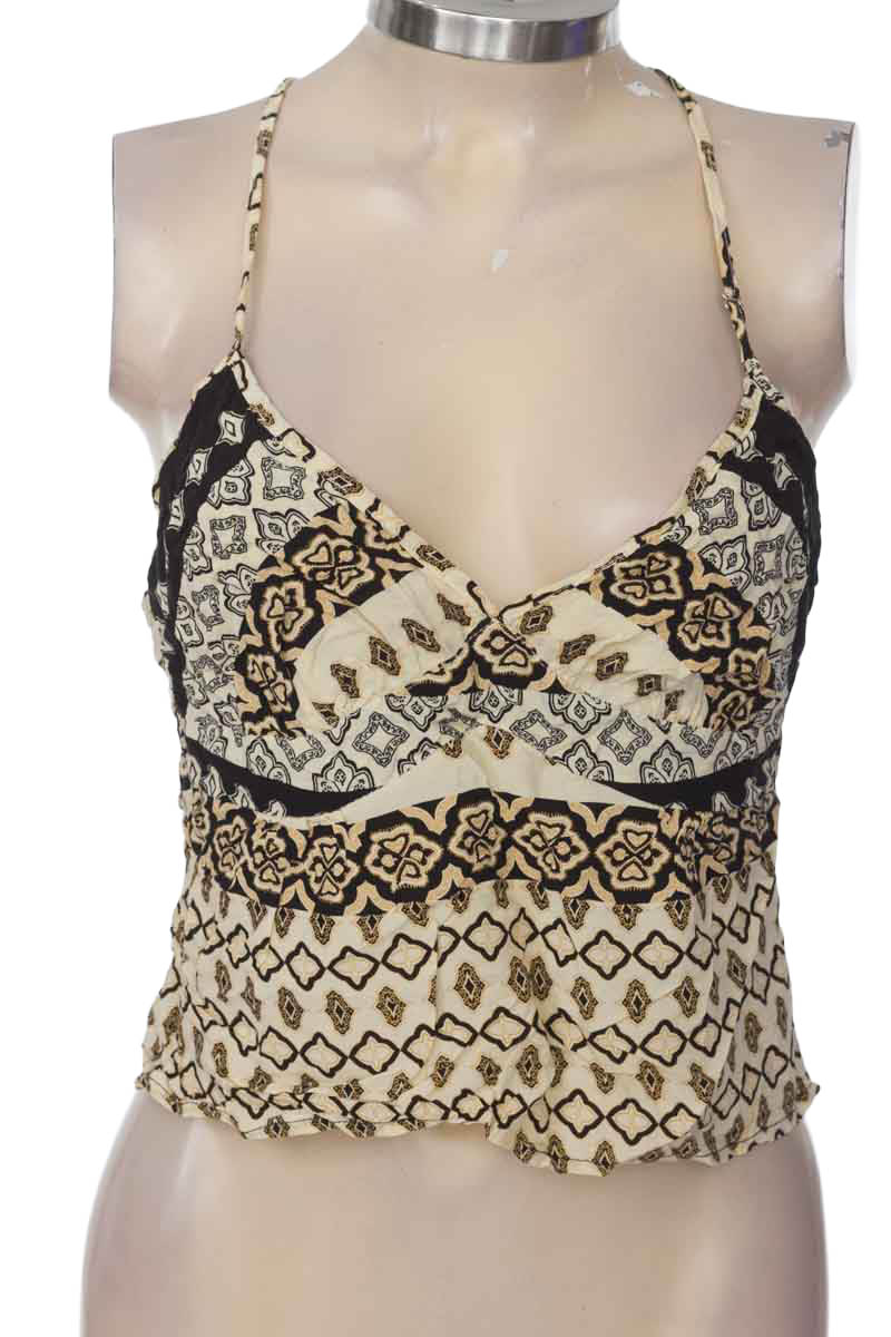 Top / Camiseta color Beige - Basement