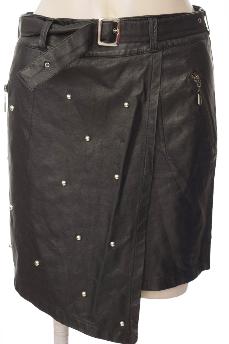 Falda color Negro - Closeando