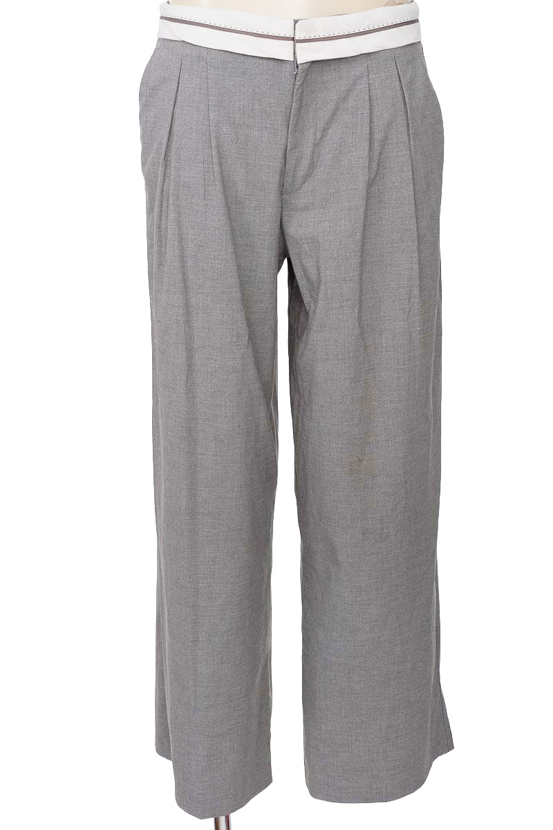 Pantalones color Gris - Stradivarius