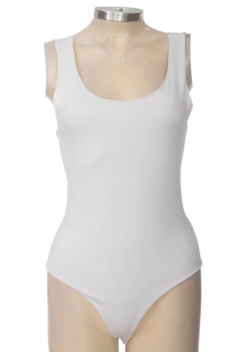 Top / Camiseta color Blanco - Closeando