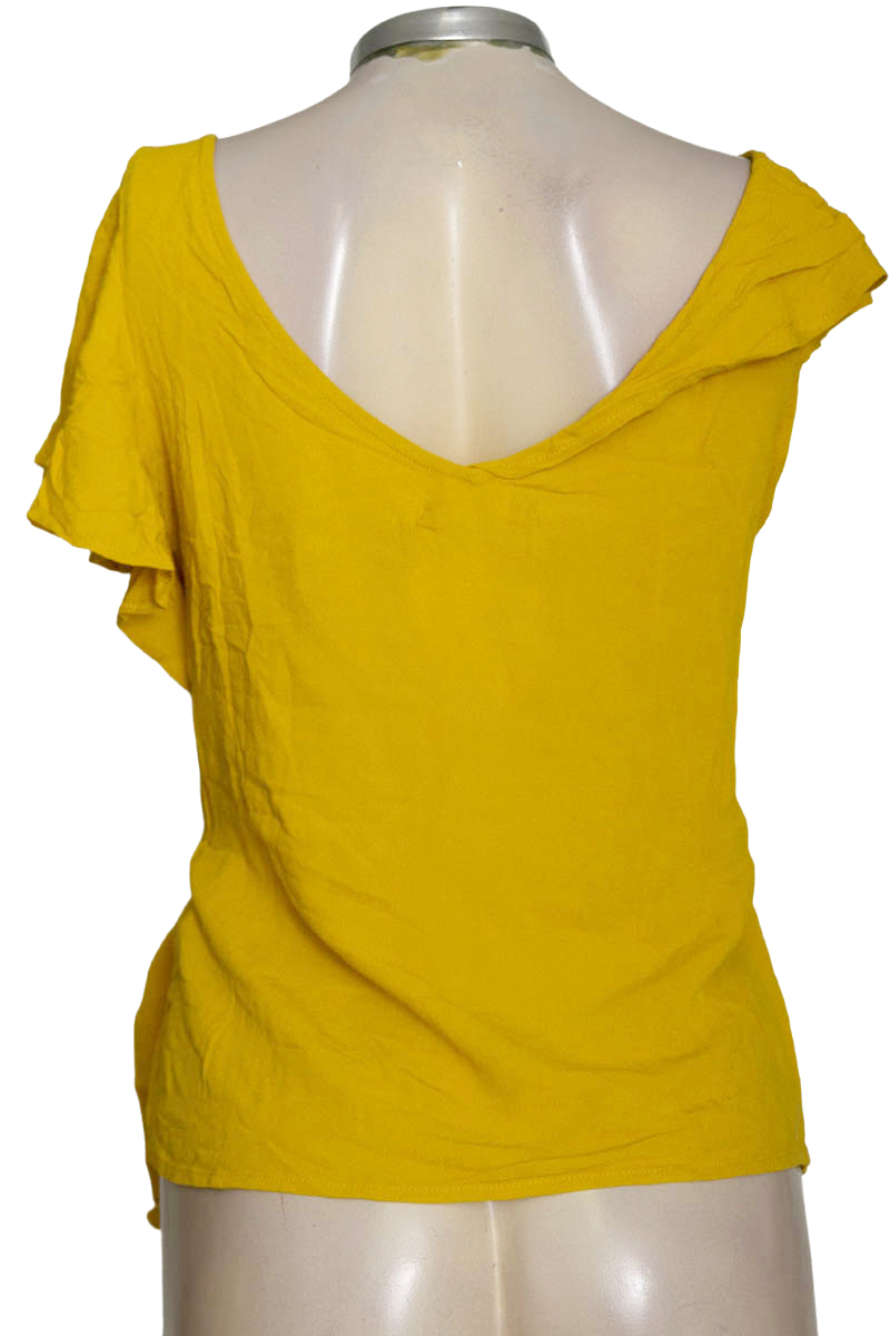 Blusa color Amarillo - Basement