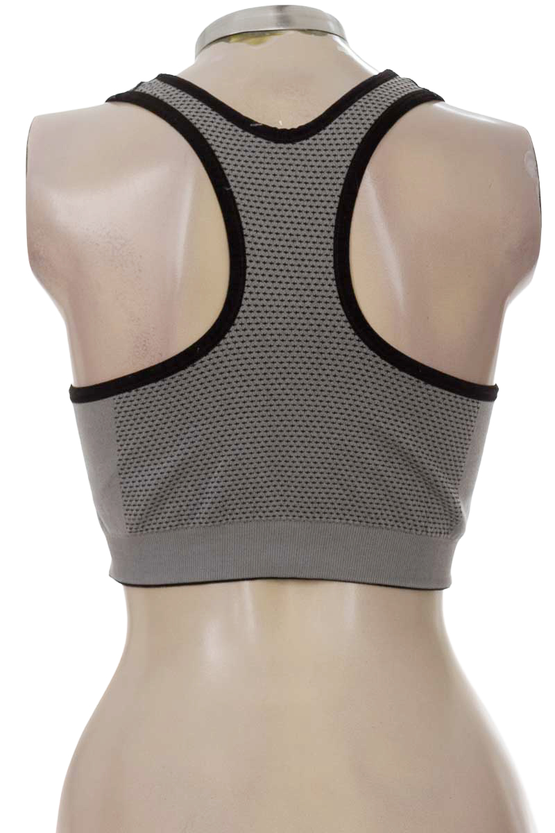 Ropa Deportiva / Salida de Baño color Gris - Closeando