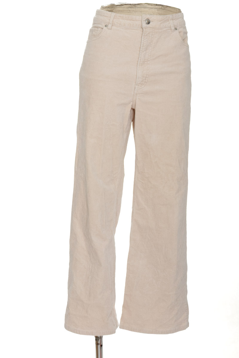 Pantalones color Beige - Divided by H&M