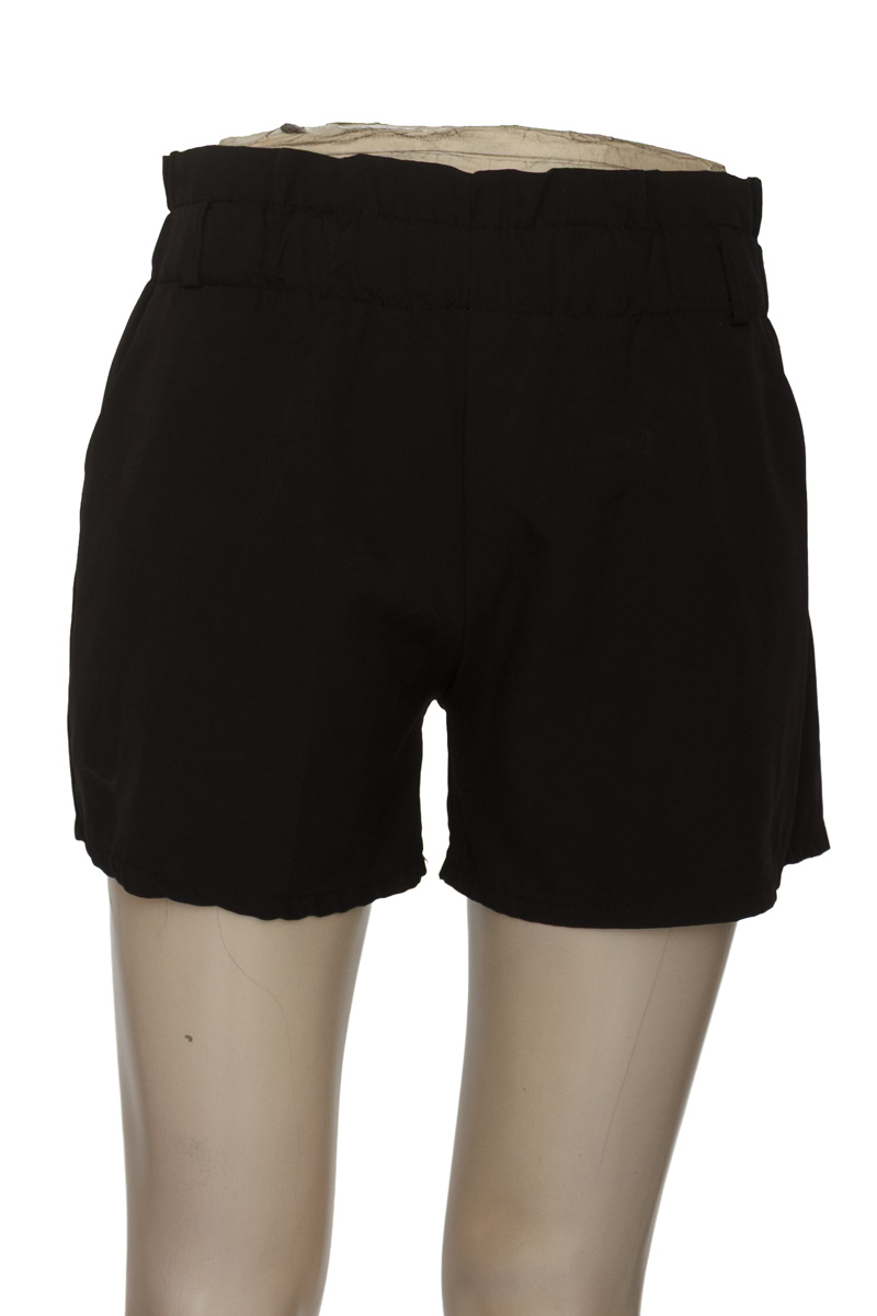 Short color Negro - Closeando