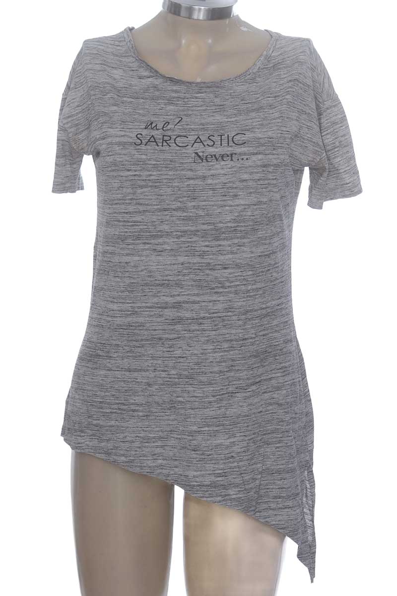 Top / Camiseta color Gris - Closeando