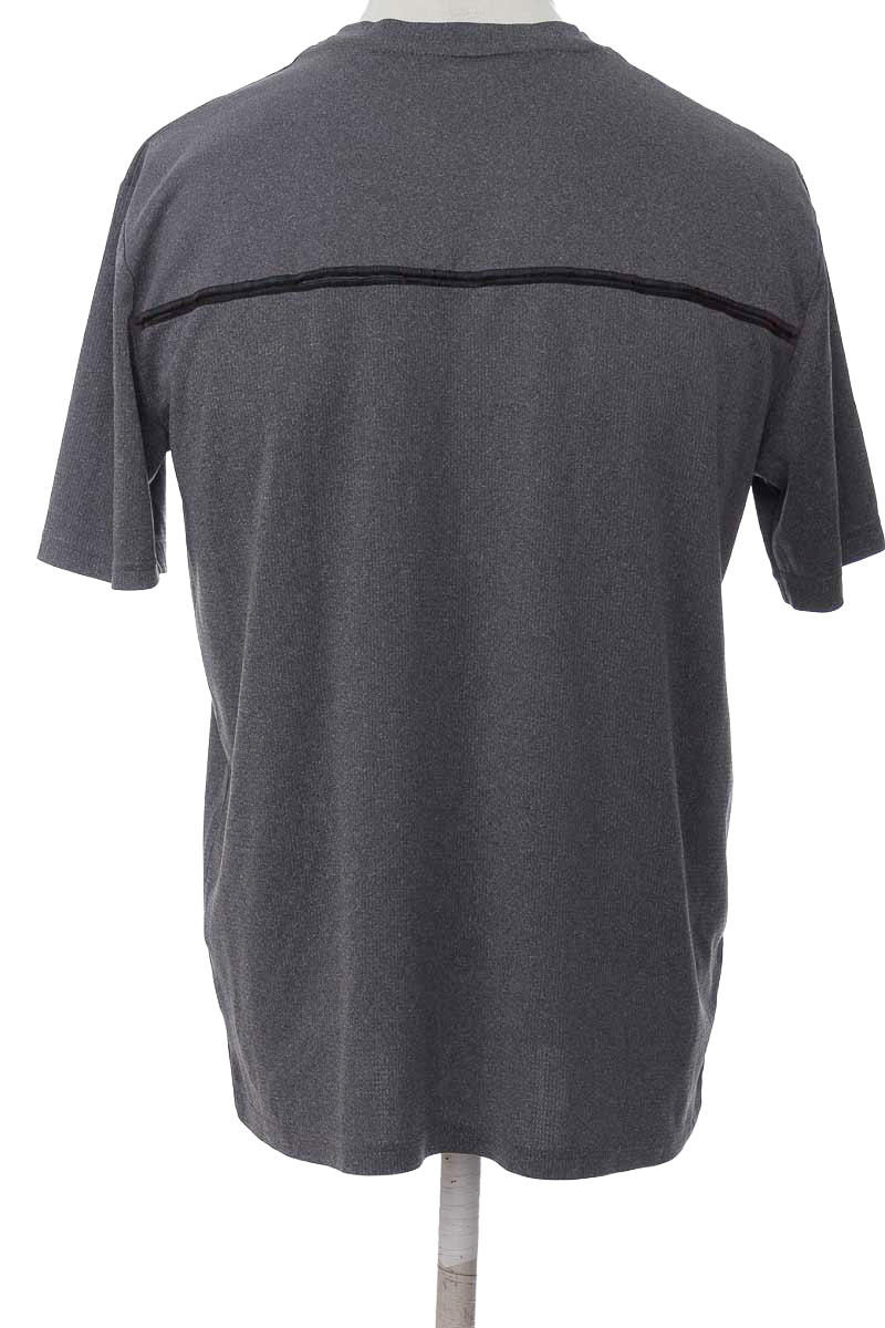 Ropa Deportiva color Gris - Closeando