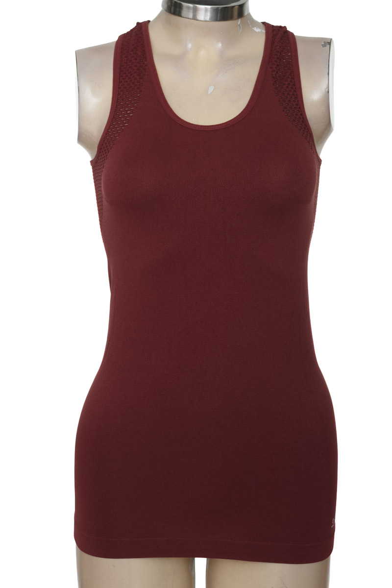 Ropa Deportiva / Salida de Baño color Vinotinto - Esprit