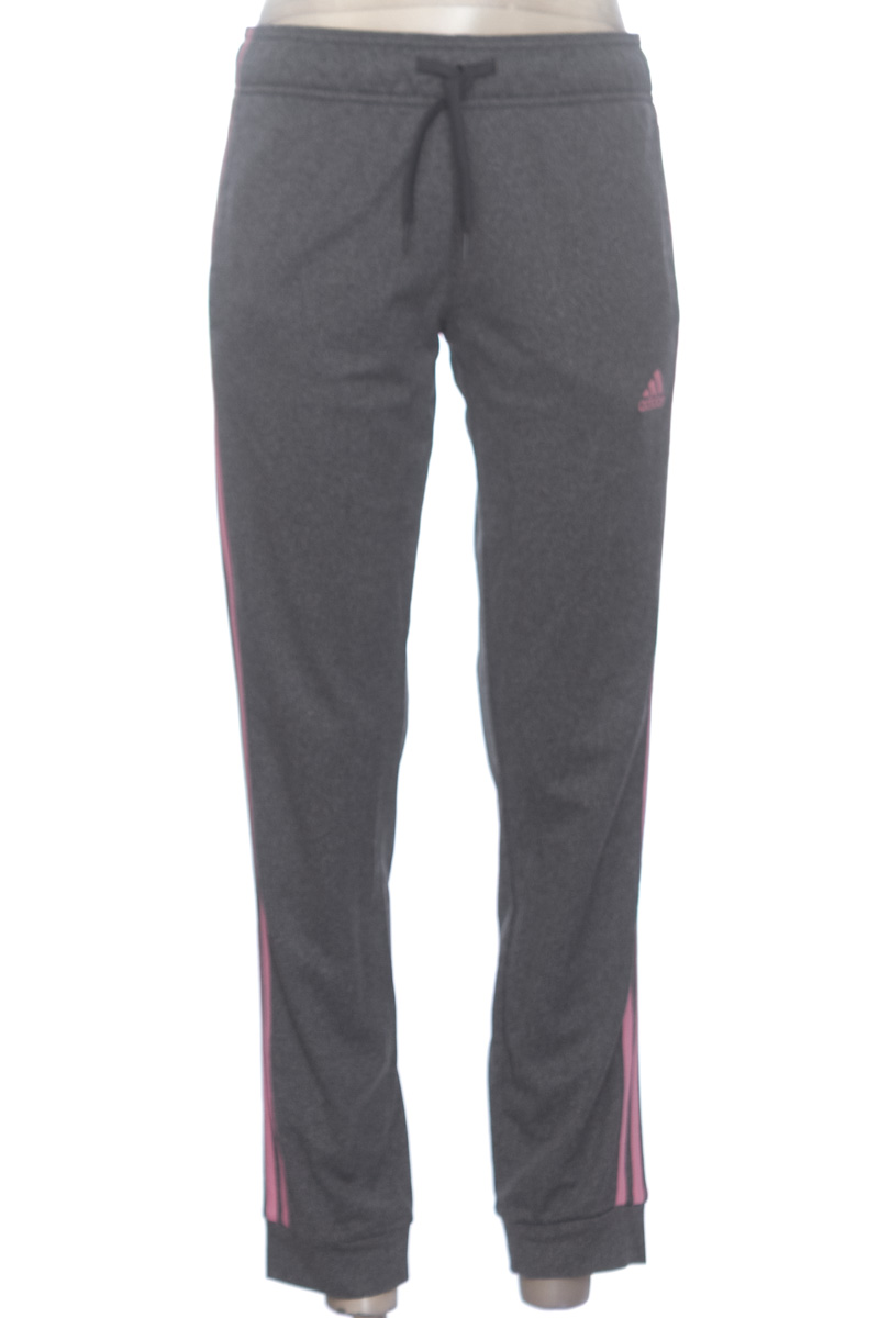 Ropa Deportiva / Salida de Baño color Gris - Closeando