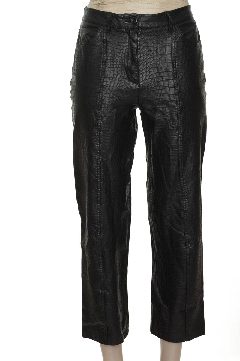 Pantalones color Negro - MNG
