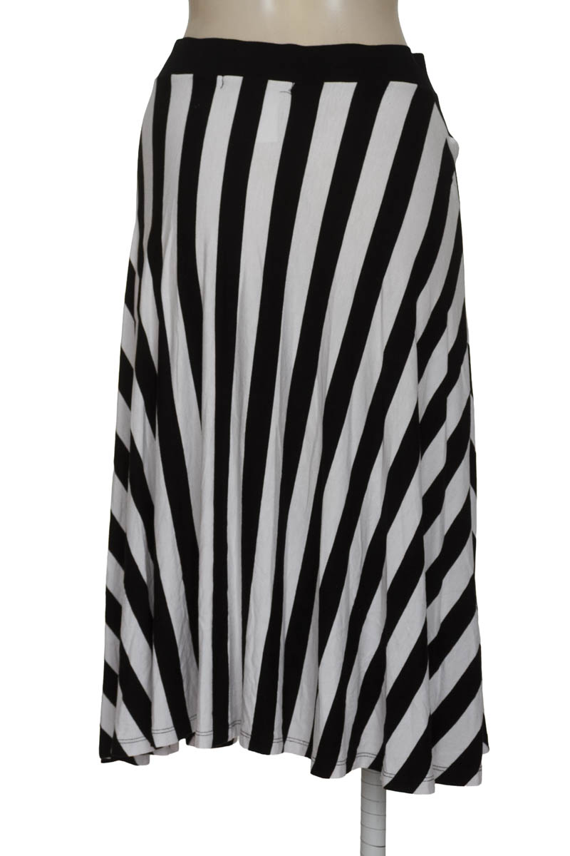 Falda color Negro - XXI